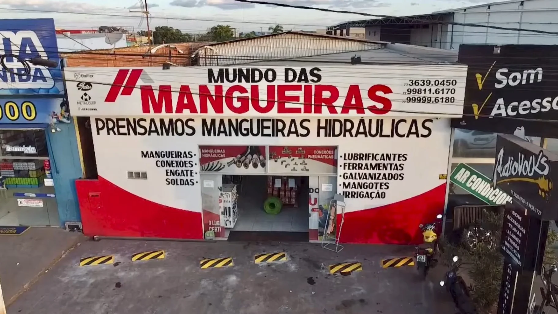 Fachada da Mundo das Mangueiras